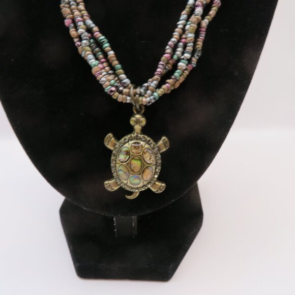 Turtle Pendant on Beaded Necklace - Picture 2 of 6